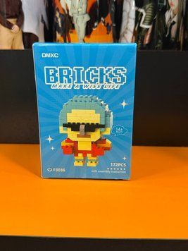 Мініконструктор Френкі (Franky) One Piece DMXC BRICKS F3036 на 172 деталі у синій коробці із зображенням піксельної фігурки з блакитним волоссям і чорними окулярами